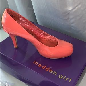 Madden Girl Shoe
